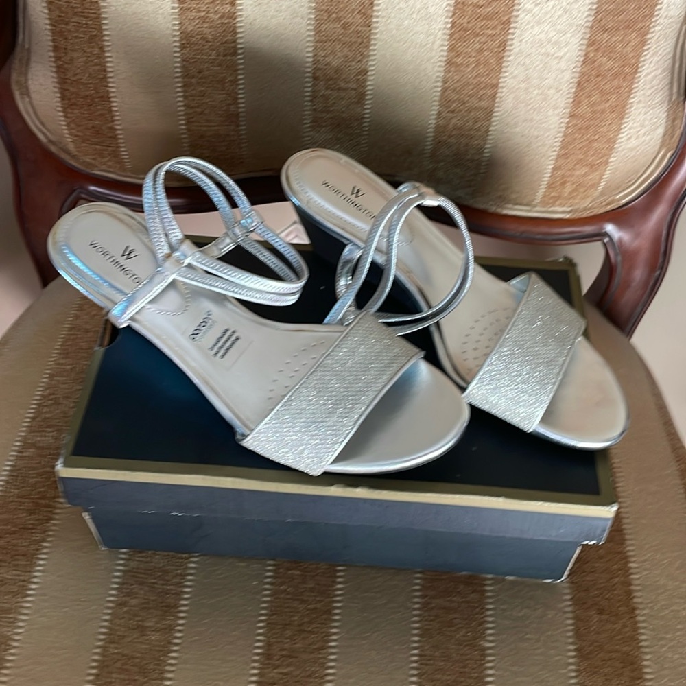 Worthington silver Sandals. Size 8.